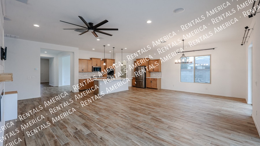 Building Photo - 19060 Rancho Dr