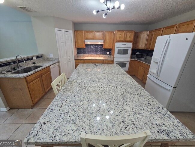 Building Photo - 405 Brooklet Cir