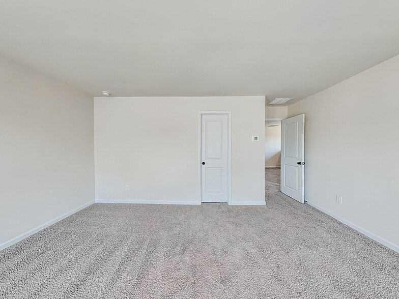 Building Photo - 700 Plant Rd