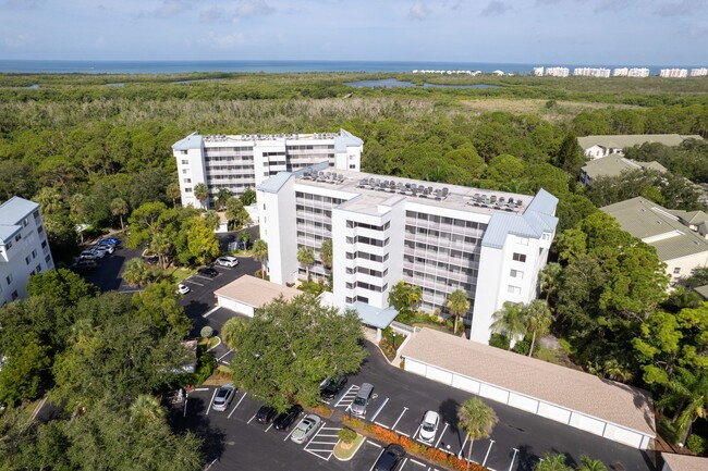 Building Photo - ** NAPLES COVE @ BAY FOREST ** 2 BED / 2 B...
