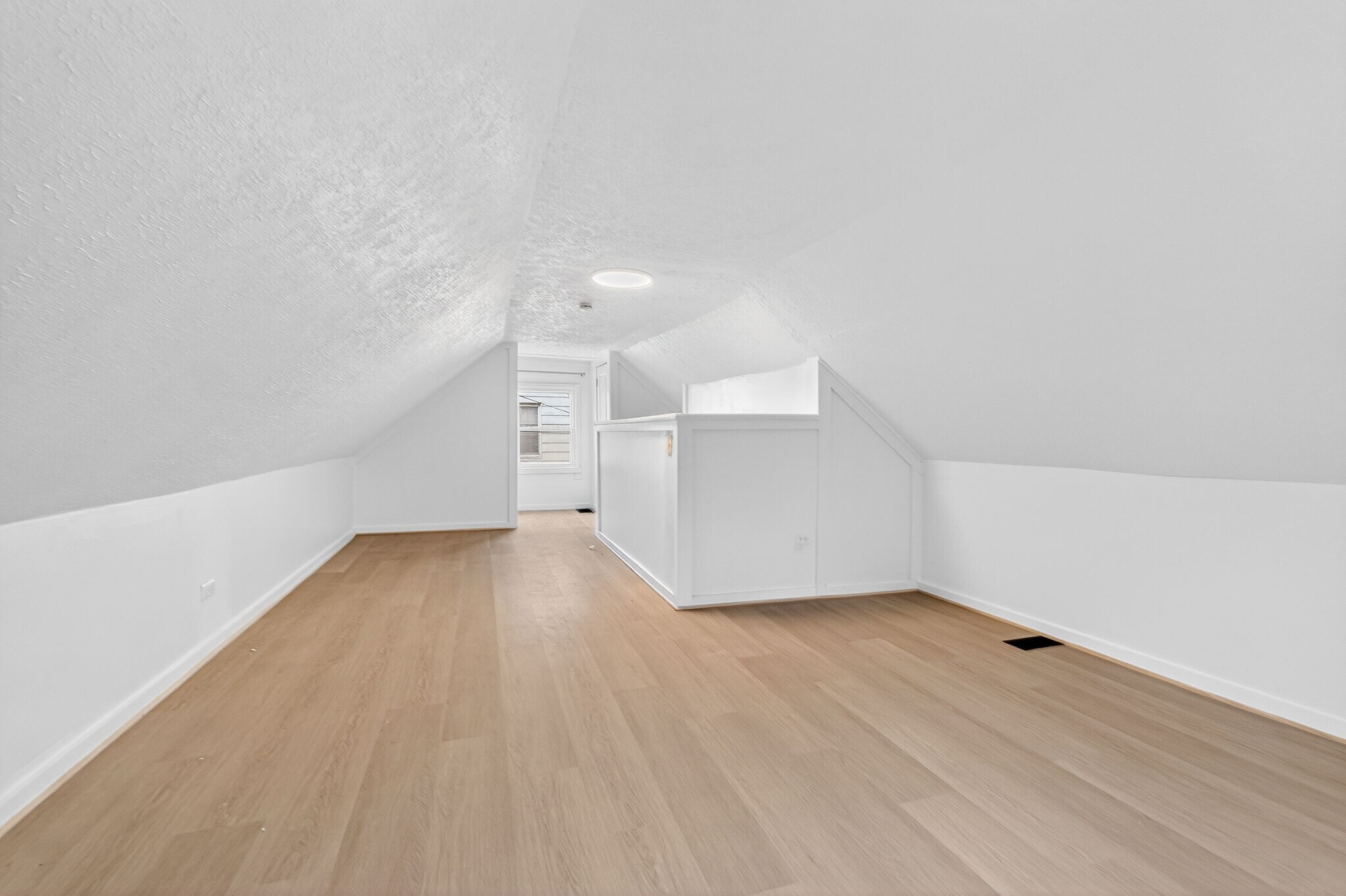 Building Photo - 849 Lyman Ave