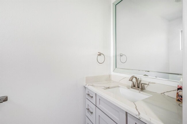 Building Photo - 7711 Antoine Dr