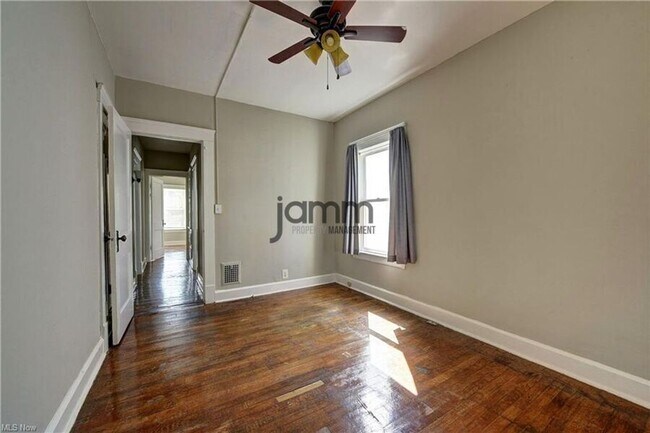 Building Photo - 1511 Westwood Ave