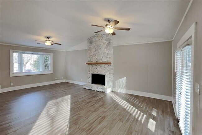 Building Photo - 3070 Karen Ln