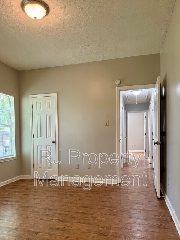 Building Photo - 4369 Pecan Creek Cir S