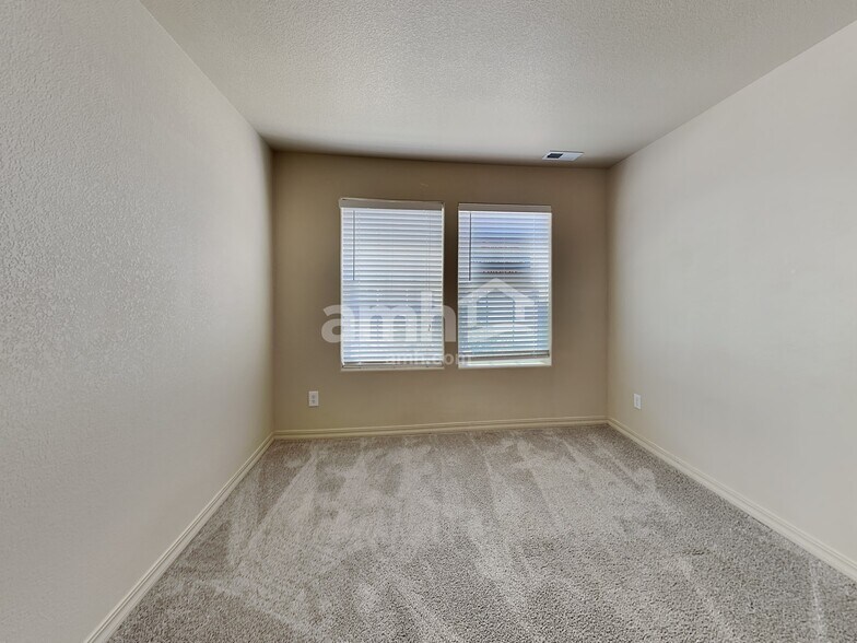 Building Photo - 3713 Winter Sun Dr