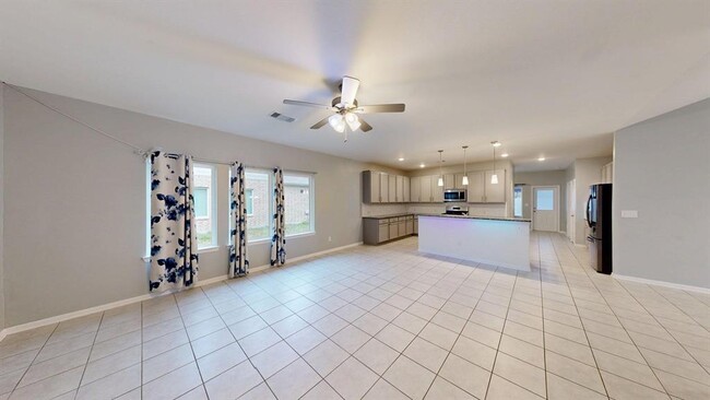 Building Photo - 7331 Parkview Dr