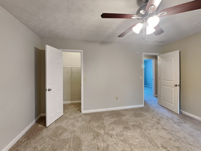 Building Photo - 6156 Raleigh Oaks Ct