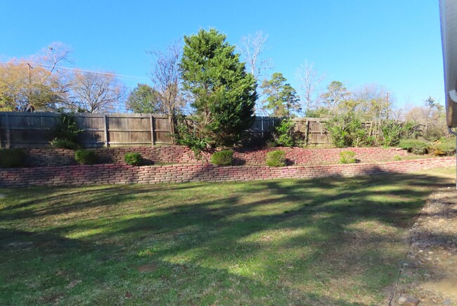 Building Photo - South Tyler! Gorgeous 3 Bedroom, 2.5 Bath ...