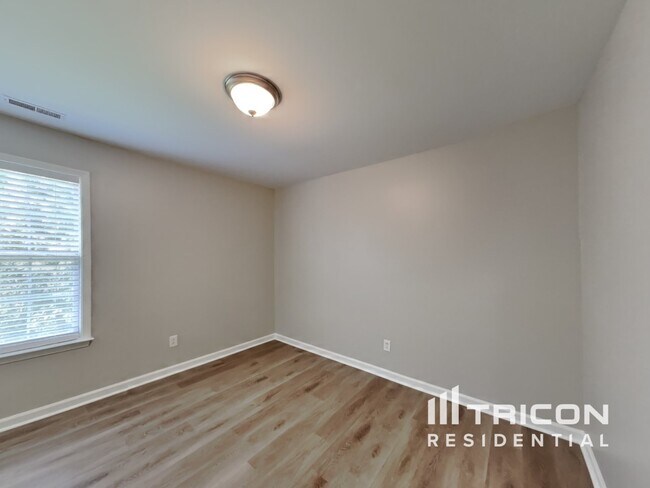 Building Photo - 1024 Watauga Ct