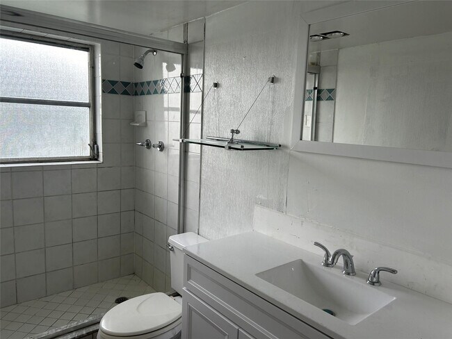 Building Photo - 2940 N Course Dr