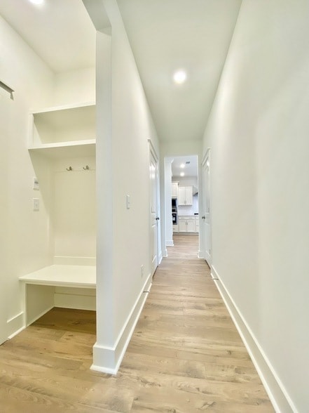 Building Photo - 643 Conifer Dr
