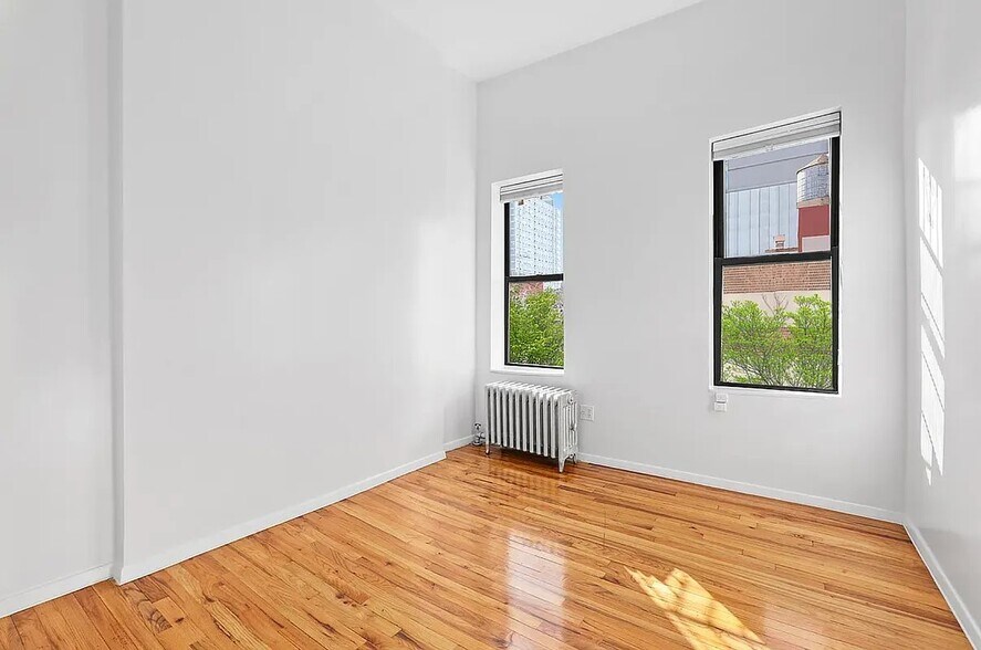 Building Photo - 122 Norfolk St