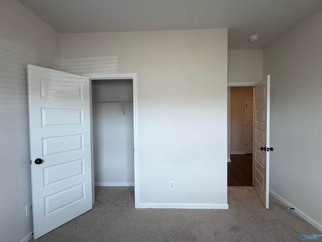 Building Photo - 238 Schoolhouse Dr