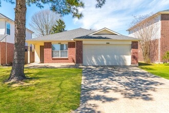 Building Photo - 914 Parsonfield Ct