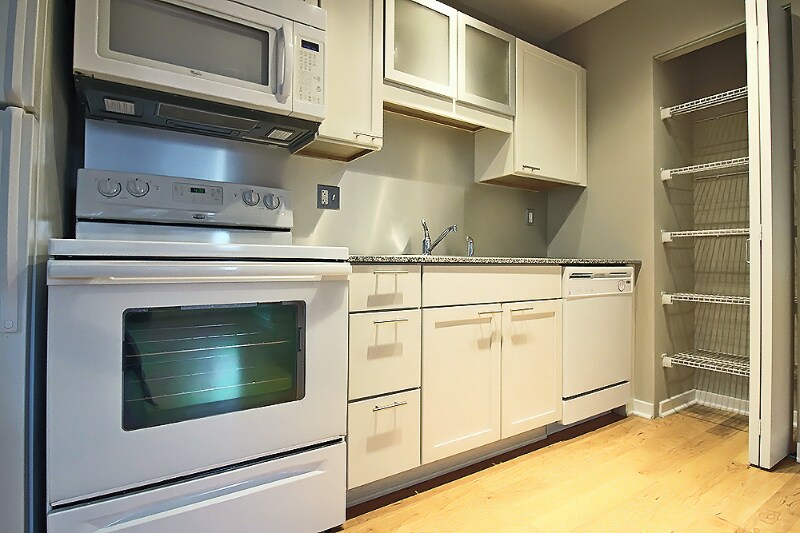 Building Photo - 211 W Randolph St