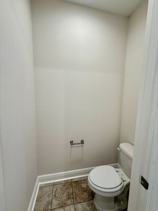 Building Photo - Gorgeous, Modern 2/2 Duplex in Orange City!