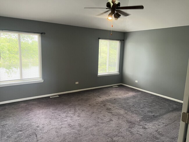 Building Photo - 437 S Orchard Dr