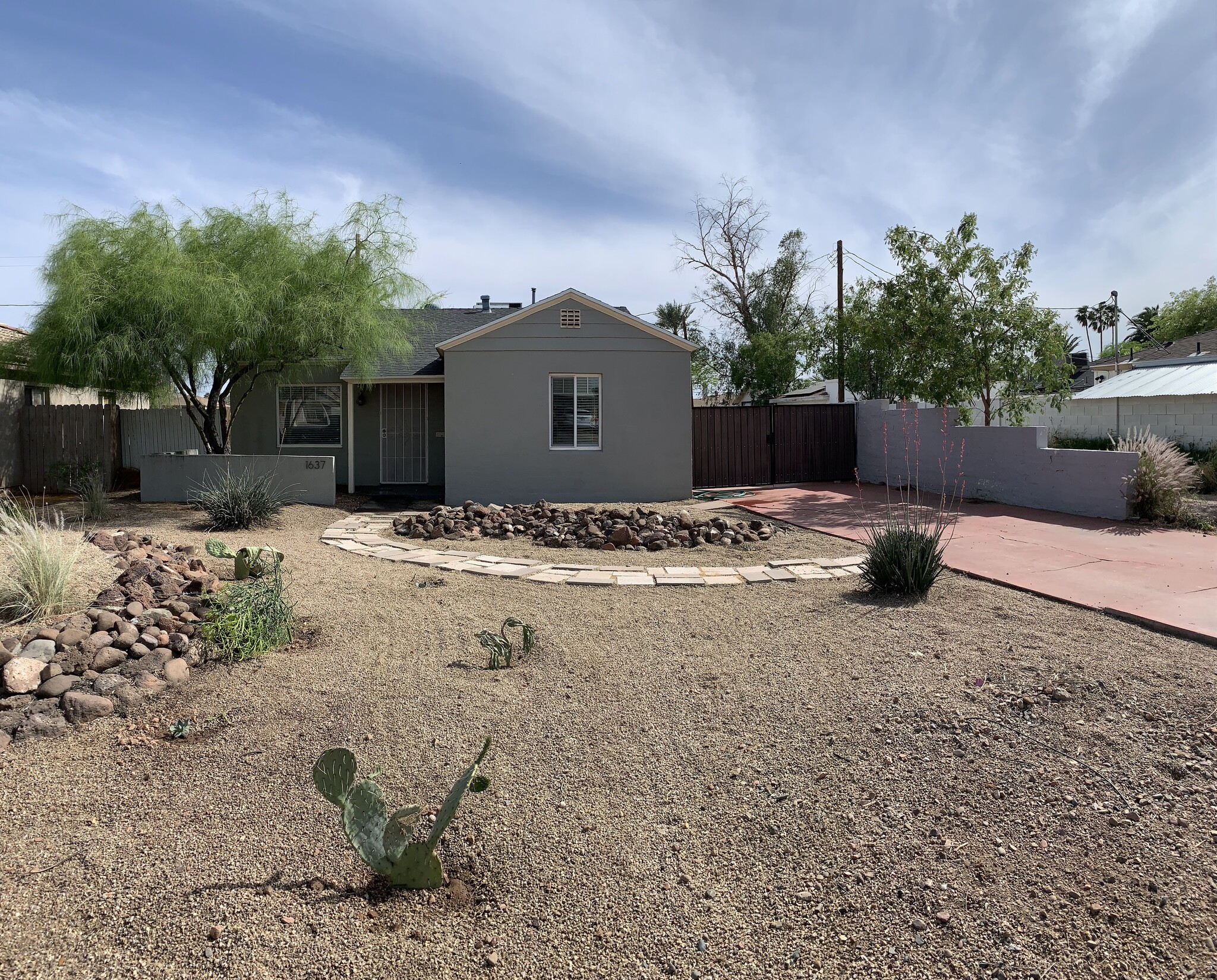 Building Photo - 1637 East Coronado Road