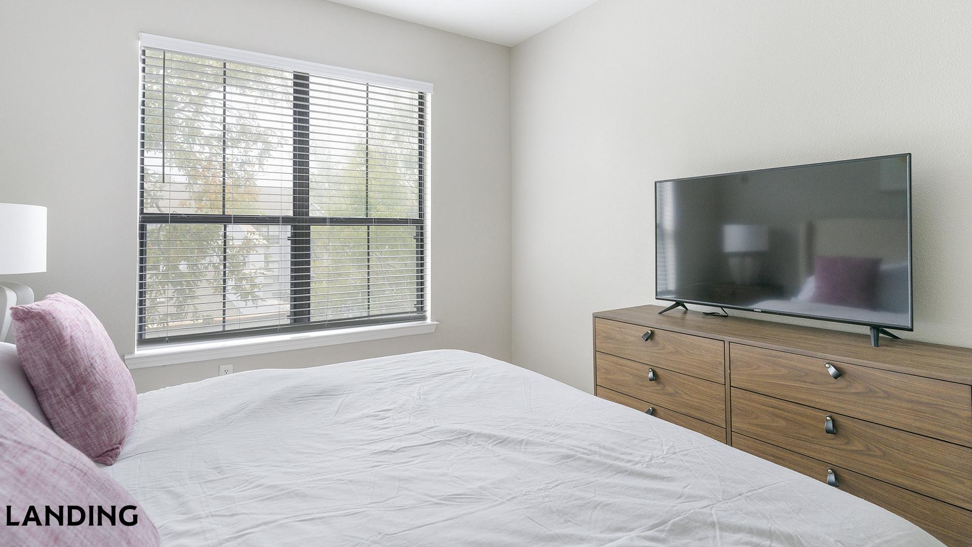 Building Photo - 2500 Woodland Park Dr