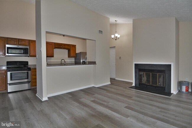 Building Photo - 1307 Clover Valley Way