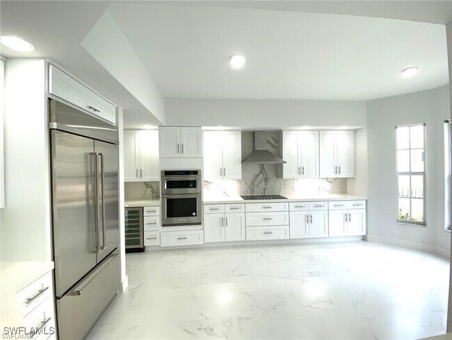 Building Photo - 385 Sea Grove Ln