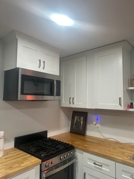 Building Photo - 2005 10th St