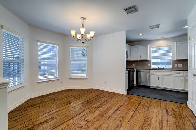 Building Photo - 1702 Redwing Cove Dr