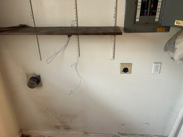 Building Photo - 1438 N Battin St