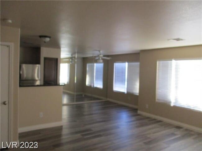 Building Photo - 350 S Durango Dr