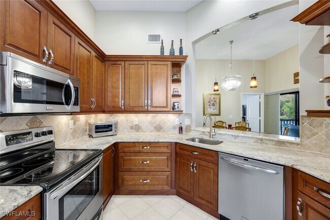 Building Photo - 6555 Valen Way