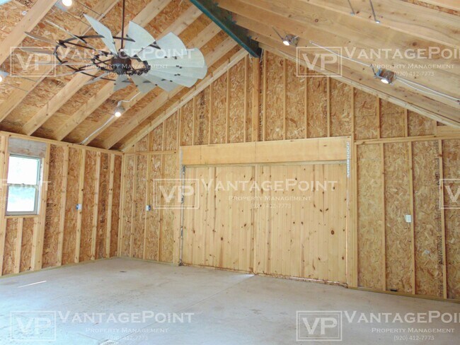 Building Photo - 1429 Dousman St