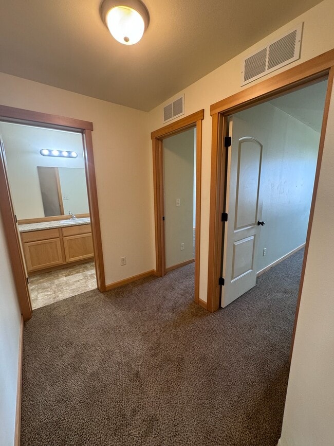 Building Photo - 376 Adeline Dr