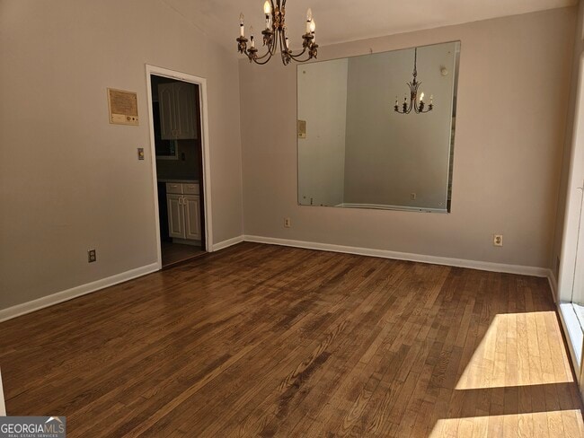 Building Photo - 3543 Cloudland Dr