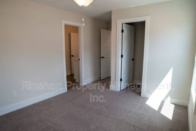 Building Photo - 366 Ginsberg Rd