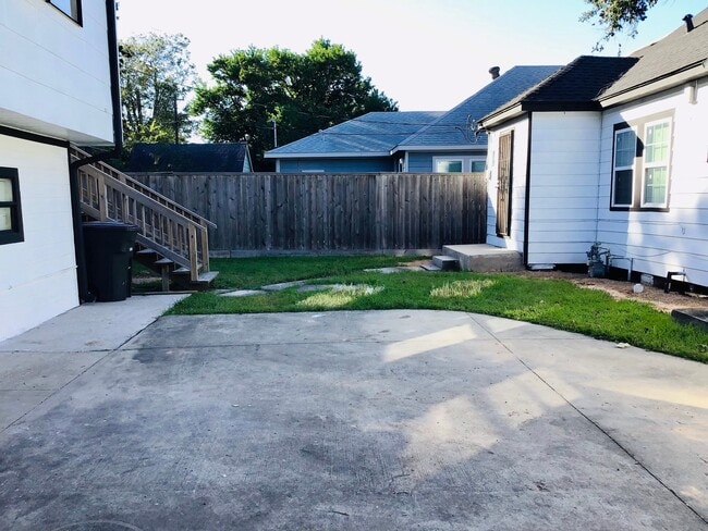 Building Photo - 5530 Truett St