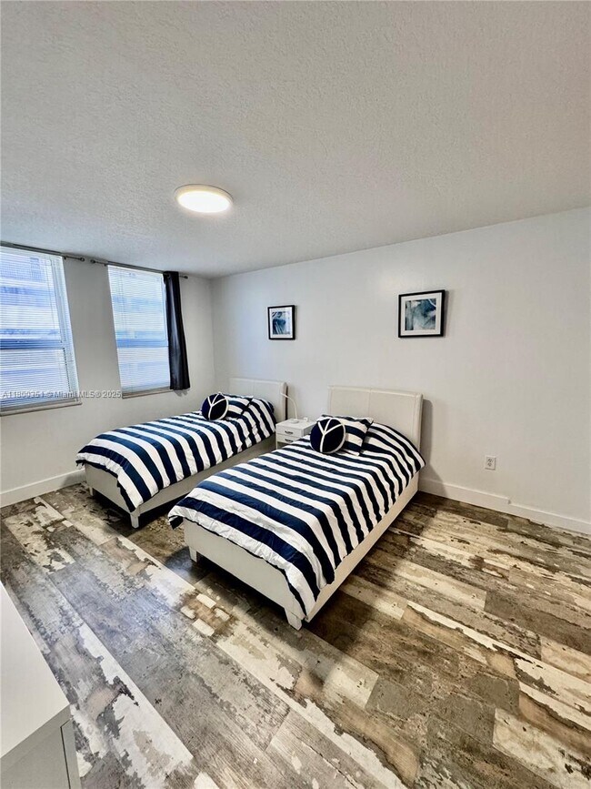 Building Photo - 2080 S Ocean Dr