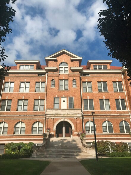 Interior Photo - St. Agnes Apartments