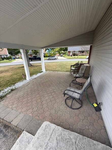 Building Photo - 525 Lee Rd