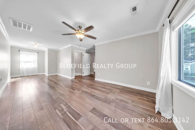 Building Photo - 800 Perry Rd