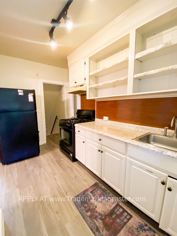 Building Photo - 485 New Dorwart St