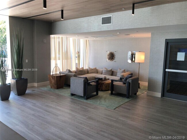 Building Photo - 2960 NE 207th St