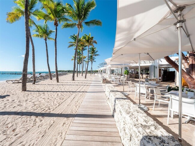 Building Photo - 19216 Fisher Island Dr