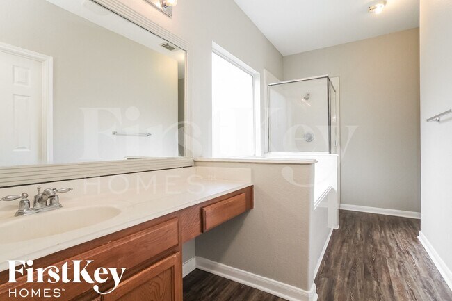 Building Photo - 12911 Pine Meadows St