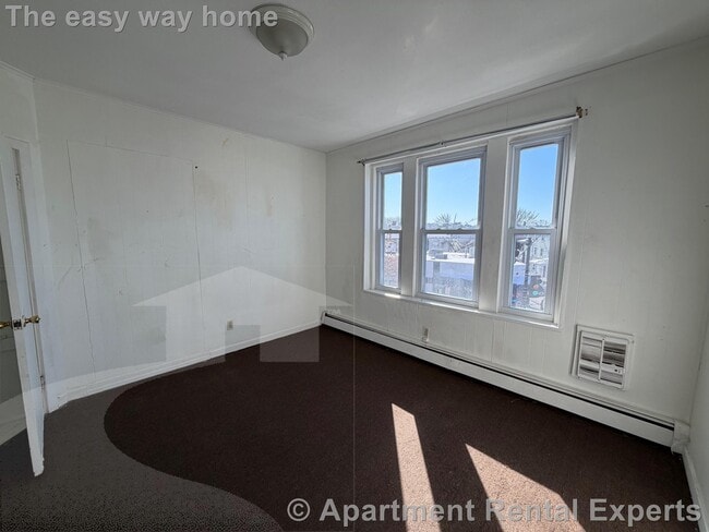 Building Photo - 509 Medford St