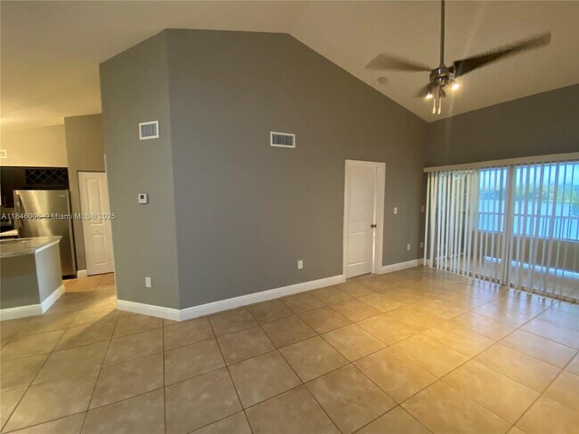 Building Photo - 2803 N Oakland Forest Dr