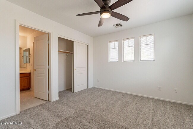 Building Photo - 2741 E Cowboy Cove Trail