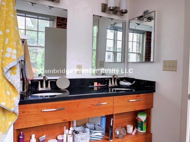 Building Photo - 21 Cottage Park Ave