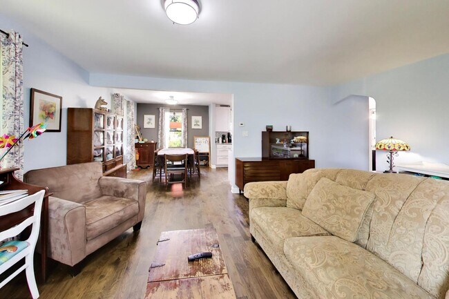 Building Photo - 8326 N Kostner Ave