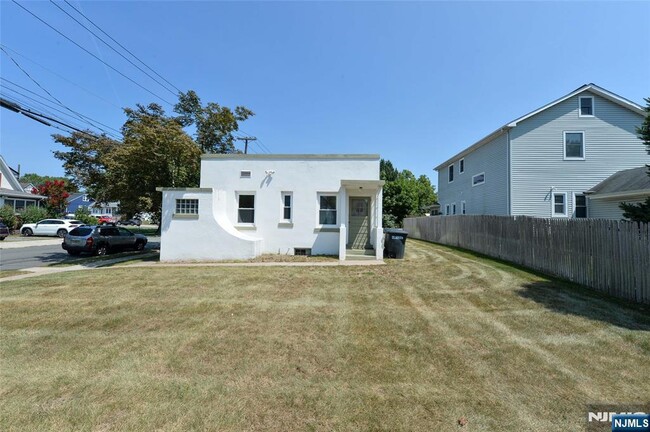 Building Photo - 47 Central Ave